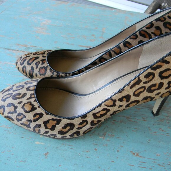 euc Banana Republic Women's Real Calf Hair Leopard Print Stiletto Heel Shoes 8M - Picture 1 of 7